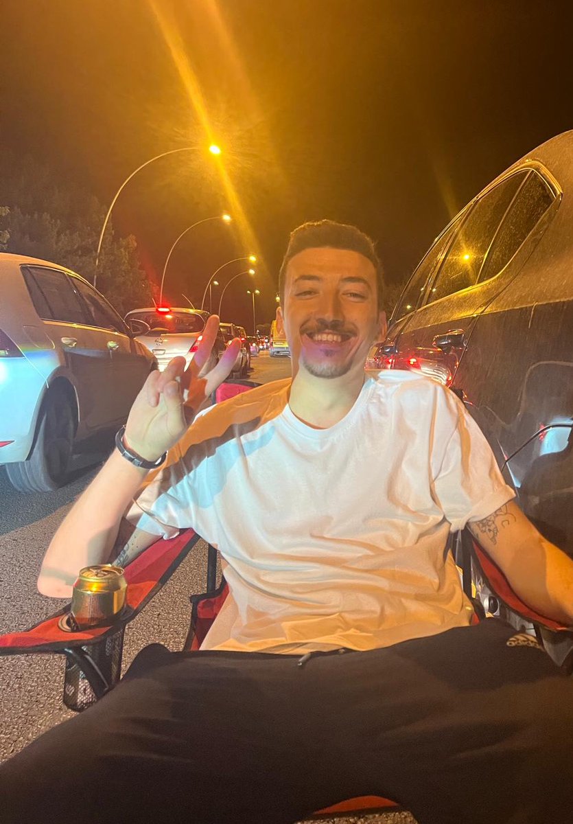 Dunyadaan's tweet photo. neşesine https://t.co/Wzco5ZDZFV