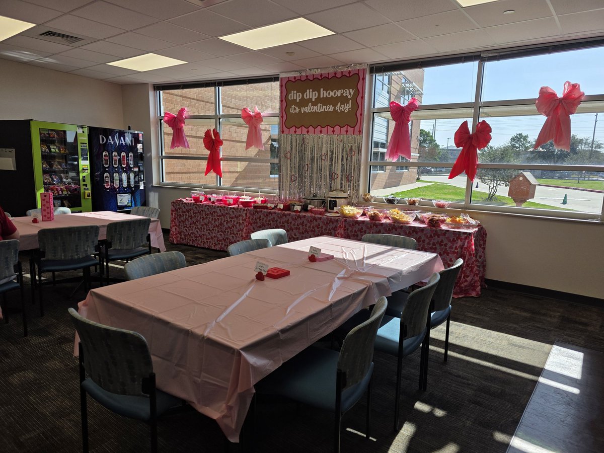 suebrenz's tweet photo. The @WoodardCFISD #ALLINWolfpack 2nd Grade Team showed the love for the whole staff today.  Well done, ladies! #CFISDSPIRIT #ChooseCFISD https://t.co/9ChIyBZyd8