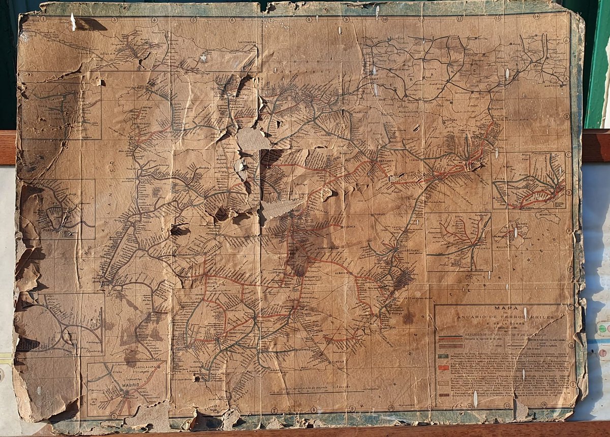 ACAFCantabria's tweet photo. Giuliano Camilleri, de la empresa ArtPapel, hace entrega del mapa de líneas ferroviarias de 1899 y del plano de vías y enclavamientos de la estación de Los Corrales de Buelna, restaurados por su empresa, como colaboración altruista con el Museo Cántabro del Ferrocarril. https://t.co/PCR6rTCqwx