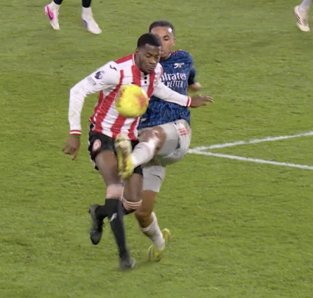 Total Football tweet media