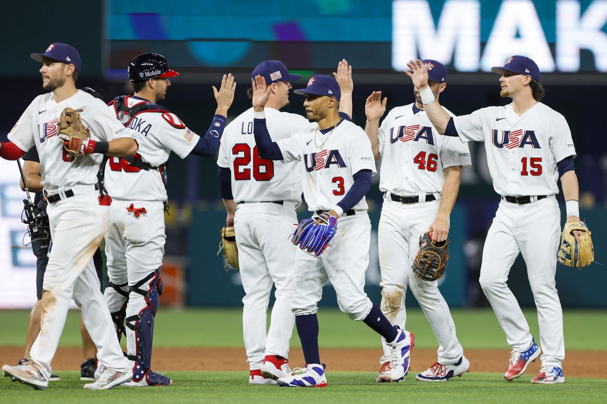 NolesUnis's tweet photo. USA Hockey... please send someone over to USA Baseball to help them out https://t.co/01UhHHizdC