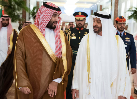 🚨السعودية تلعب بالنار بتشجيعها الهجمات على الإمارات
عداء ملحمي يهدد استقرار الشرق الأوسط في لحظة حساسة 

ديفيد إغناتيوس في واشنطن بوست

كان ينبغي للسعودية والإمارات، وهما الدافعان الرئيسيان للتحديث في الشرق الأوسط، أن تفرحا معاً في هذه الأيام. إيران ضعيفة، ووكلاؤها يتراجعون،