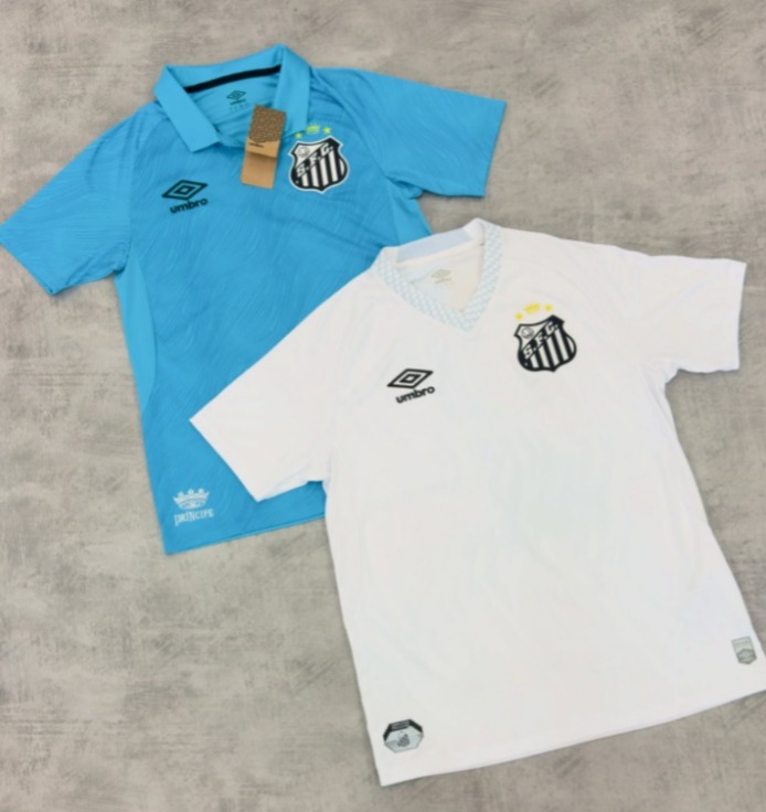 xetdaspromocoes's tweet photo. MENOS DE 100 CONTO A OFICIAL DO SANTOS

Camisa Santos 25/26 Umbro

Use o Cupom: XETPROMOCOES 🎟️

Camisa Santos I Infantil
De R$ 299 por R$ 68
https://t.co/TgsKWBZcHo

Camisa Santos 25/26 Aquecimento 
De R$ 279 por R$ 76 
https://t.co/UnptmxGzJ7

Camisa Infantil Santos II 
De R$ 279 por R$ 68  
https://t.co/B72UsMHiRO

Camisa Infantil Edição Especial 
De R$ 329 por R$ 68
https://t.co/WyWPqtDMei

Camisa Infantil Edição Especial Neymar Jr 10
De R$ 359 por R$ 76
https://t.co/MNDSDGLy0u

•⁠  ⁠se o cupom der erro, copie o link e tente pela aba an��nima do navegador
