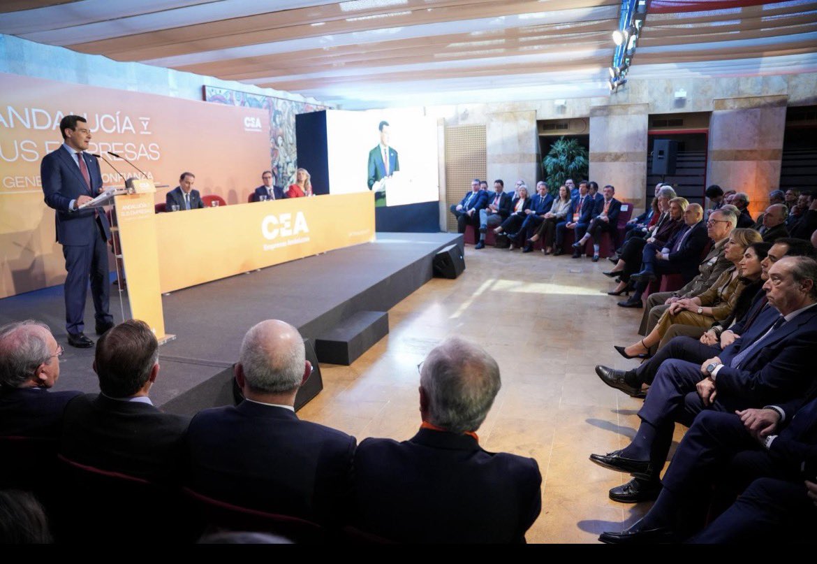 Beatriz Codes tweet media