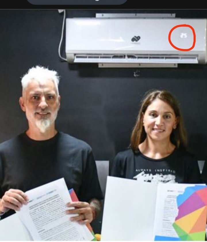 salsipodí tweet media