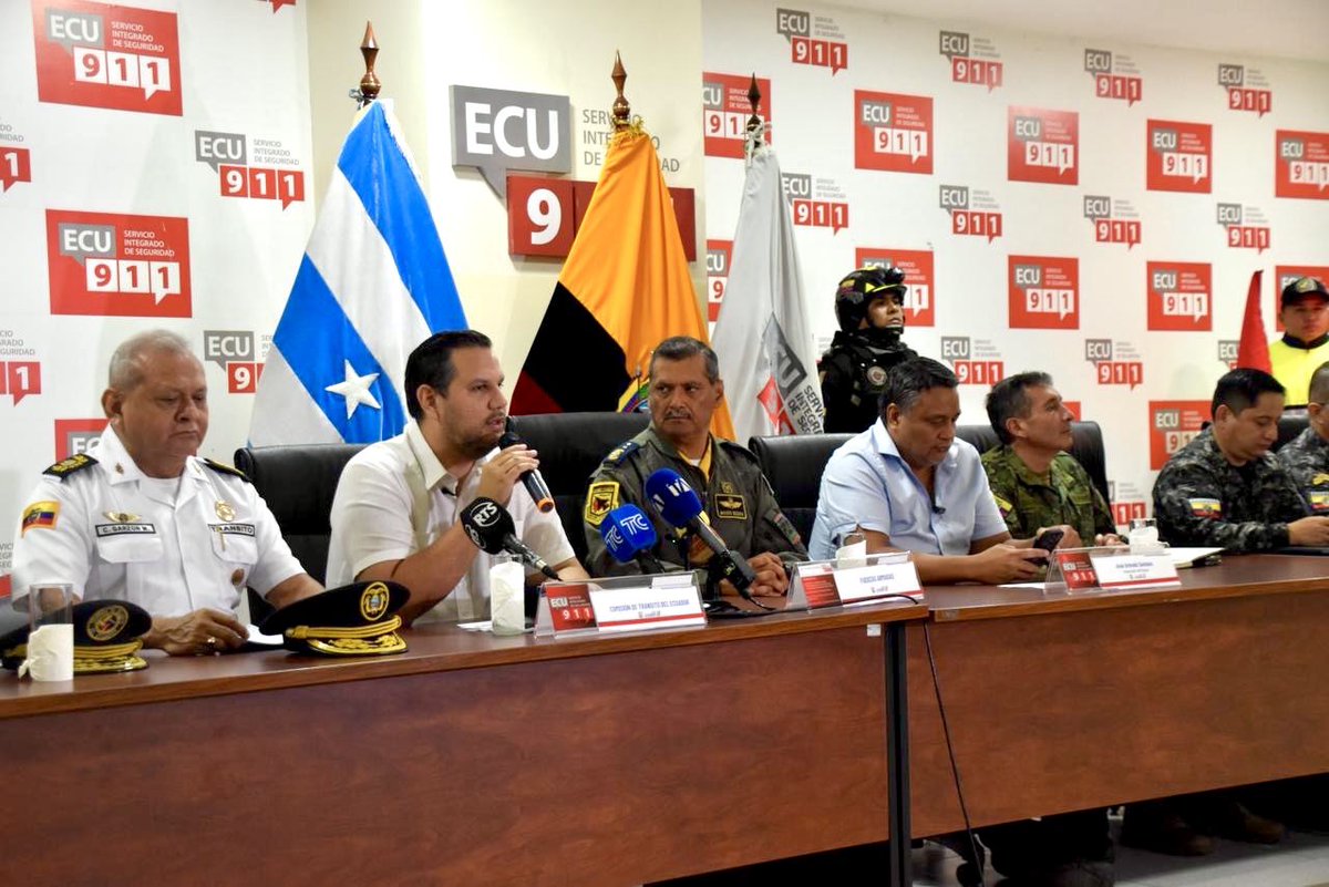 🎭🚨 Feriado de Carnaval | Instituciones del Estado ejecutan el Plan Operativo.
🏛️👮‍♂️ Gobernación, FF.AA., Policía Nacional y ECU 911 trabajan coordinadamente por la seguridad ciudadana. 🤝🚔
#ElNuevoEcuador #FeriadodeCarnaval