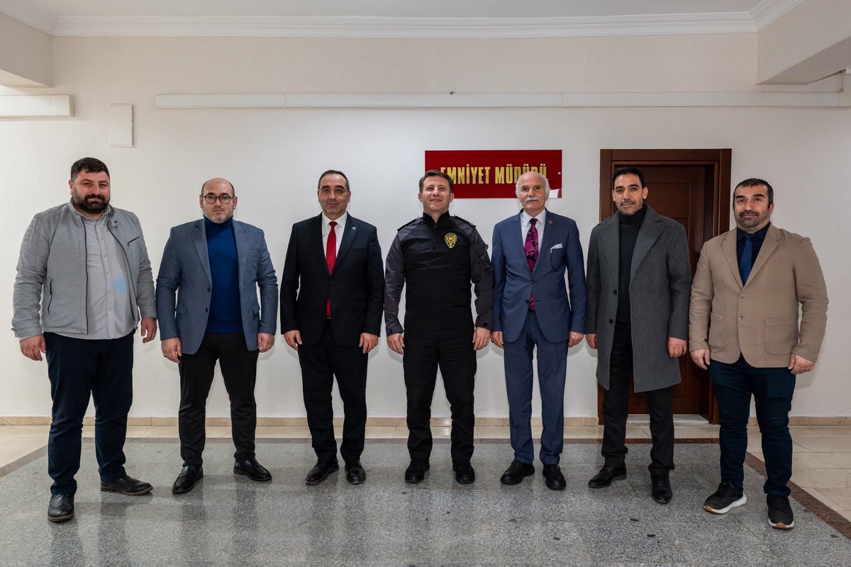 İl Emniyet Müdürü olarak atanan Erdem Çağlar’ı, teşkilatımızla birlikte ziyaret ettik.
Yeni görevinde başarılar diliyor, ilimizin huzur ve güvenliği için yapacağı çalışmalarda muvaffakiyetler dileriz.