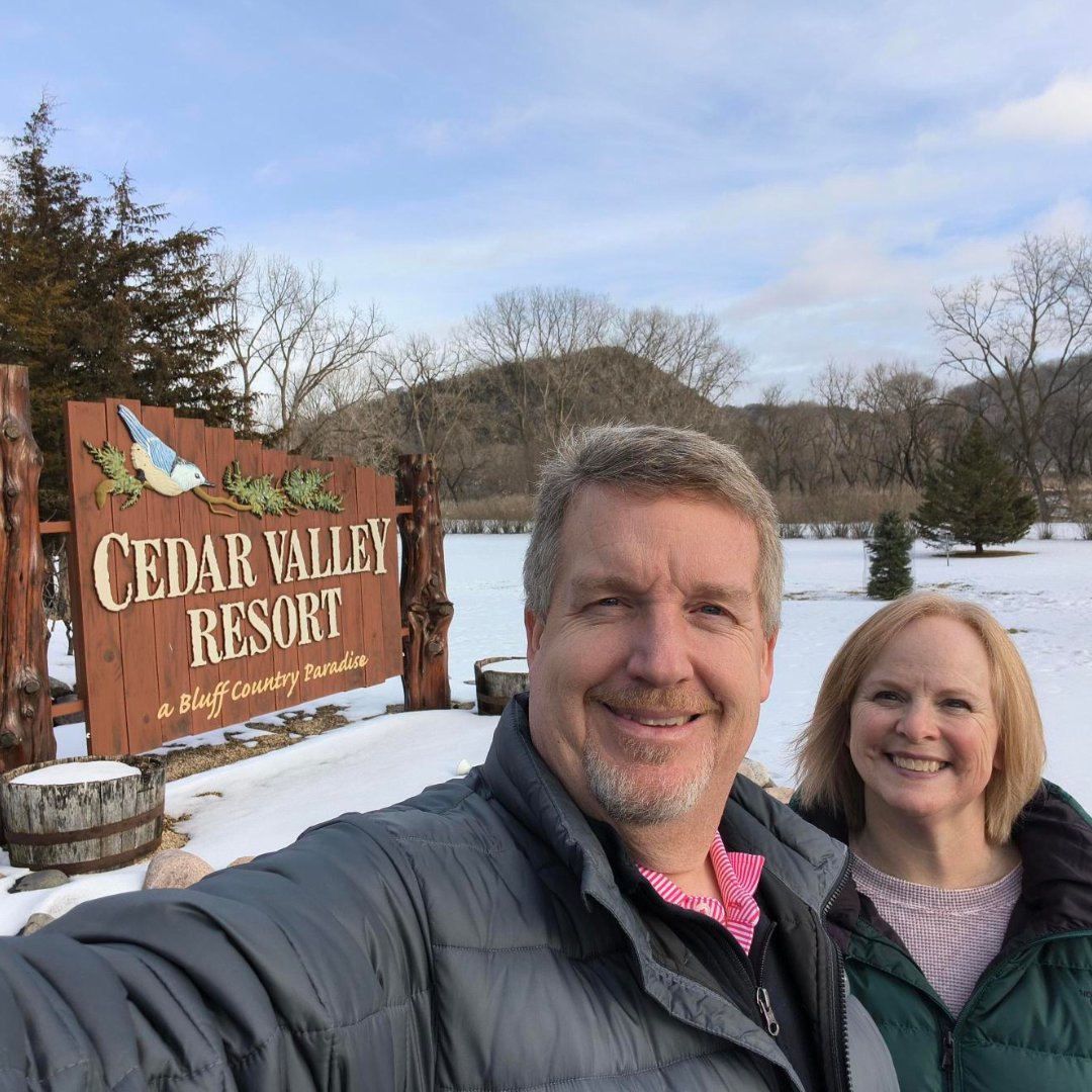 RezStream's tweet image. Last week Jeff &amp;amp; Missy hit the road to visit Cedar Valley Resort &amp;amp; The Wen.

Two different towns, both along Minnesota’s Root River Trail System.

A multi-generational resort and a historic inn. Different vibes. Same passion for independent lodging. 🚲
#RootRiverTrail #rezStream