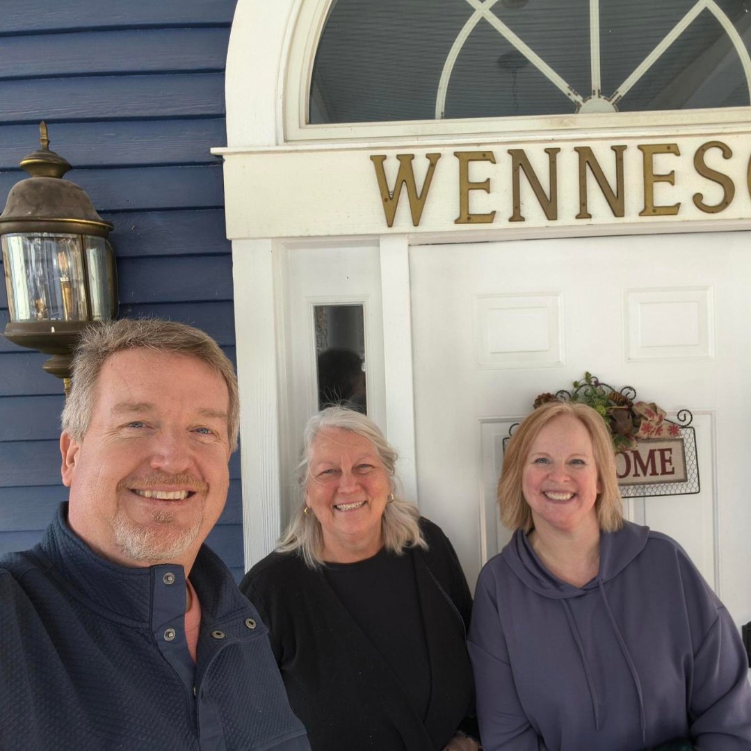 RezStream's tweet image. Last week Jeff &amp;amp; Missy hit the road to visit Cedar Valley Resort &amp;amp; The Wen.

Two different towns, both along Minnesota’s Root River Trail System.

A multi-generational resort and a historic inn. Different vibes. Same passion for independent lodging. 🚲
#RootRiverTrail #rezStream