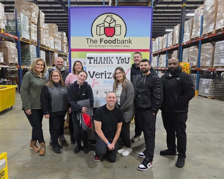 thefoodbankinc's tweet image. Thank you to all who have volunteered with us recently, and shoutout to @VAPTeam, @amazon, @BankofAmerica, and @verizon for all their hard work in the warehouse! 

#dayton #fighthunger #volunteersrock