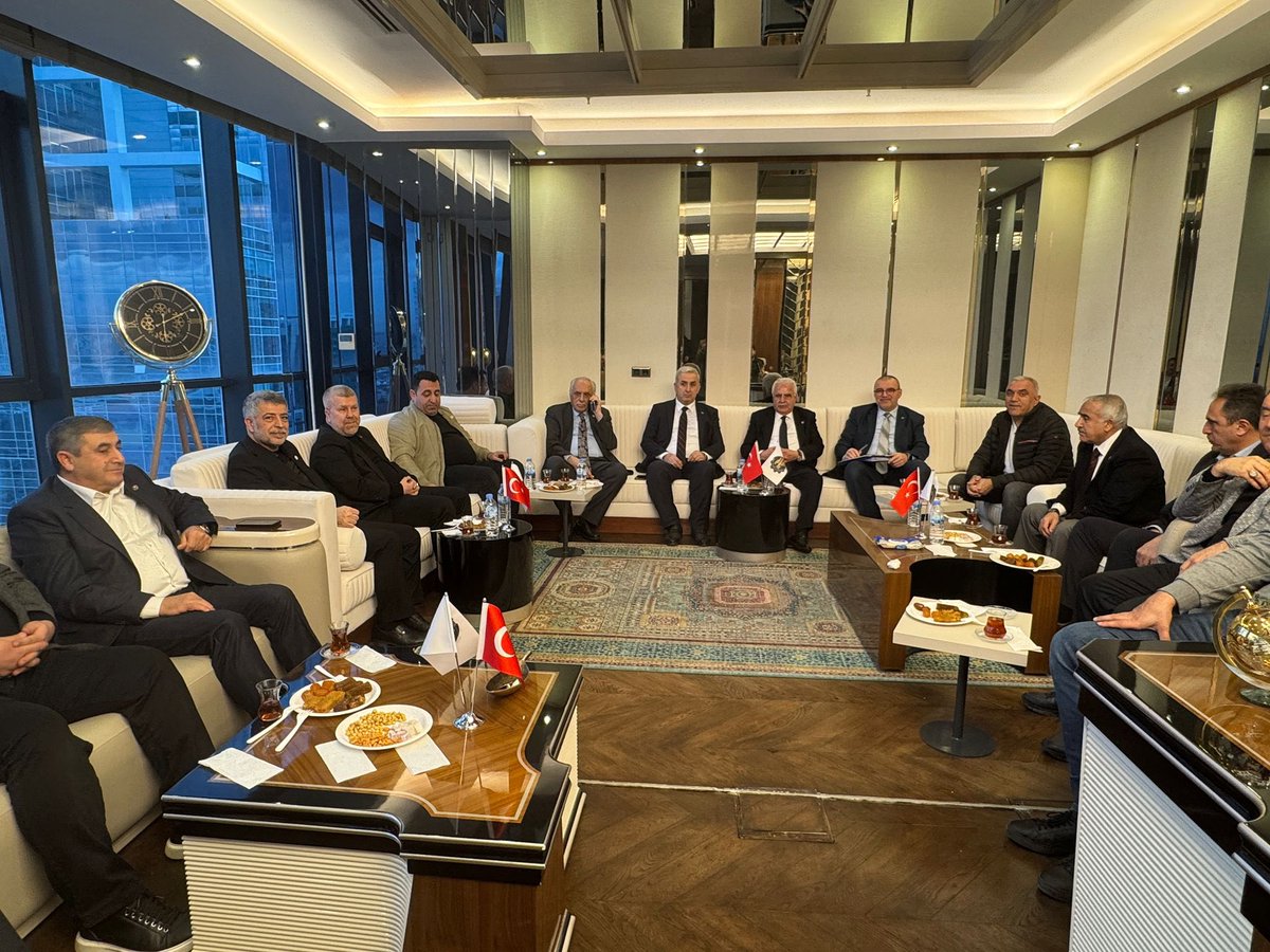Acarberhat06's tweet image. Yeni yol partisi Grup Başkan Vekili kıymetli vekilimiz Mehmet Emin Ekmen beye taziye ziyaretinde bulunduk. Kendisine başarılar diliyoruz.
#yeniyüzyılpartisi
#yeniyolpartisi