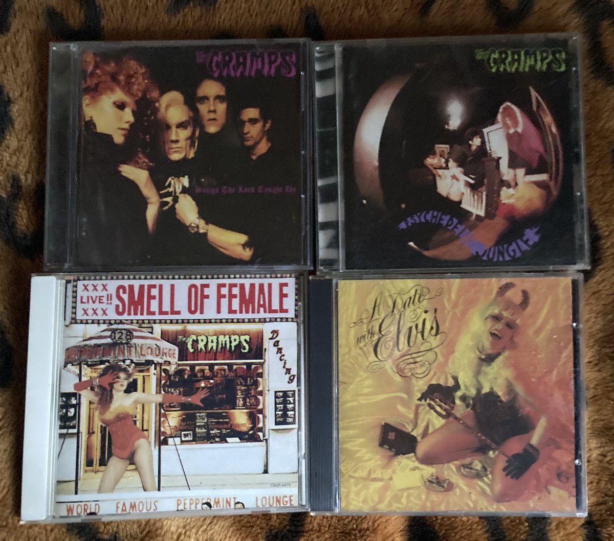 マンホールくや tweet media