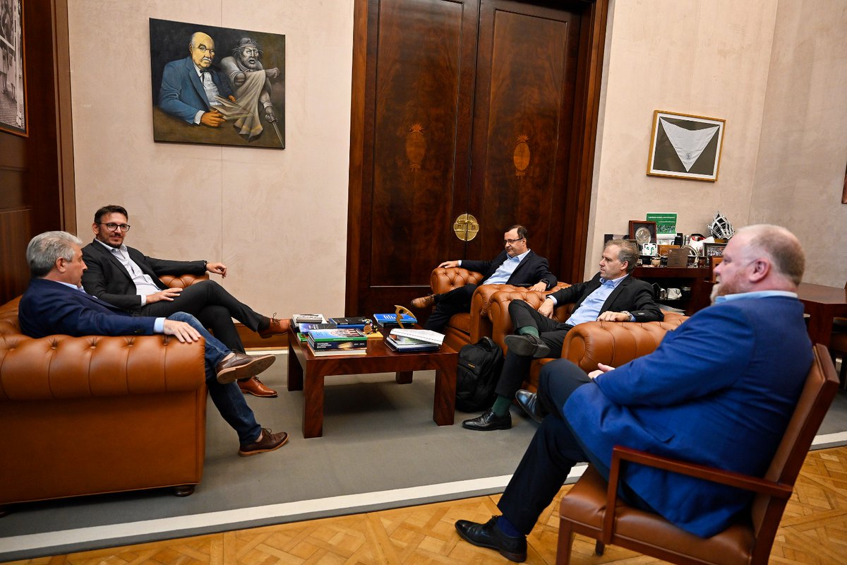 Junto al director de <a href="/bancoprovincia/">Banco Provincia</a>, <a href="/MarceloDaletto/">Marcelo Daletto</a>, recibimos al intendente de #Pergamino, <a href="/JMartinezPerga/">Javier Martínez</a>, y al senador provincial, <a href="/JuanManuelRico/">Juan Manuel Rico Zini</a>. Conversamos sobre la actualidad del distrito y la necesidad de continuar trabajando en la generación de herramientas que