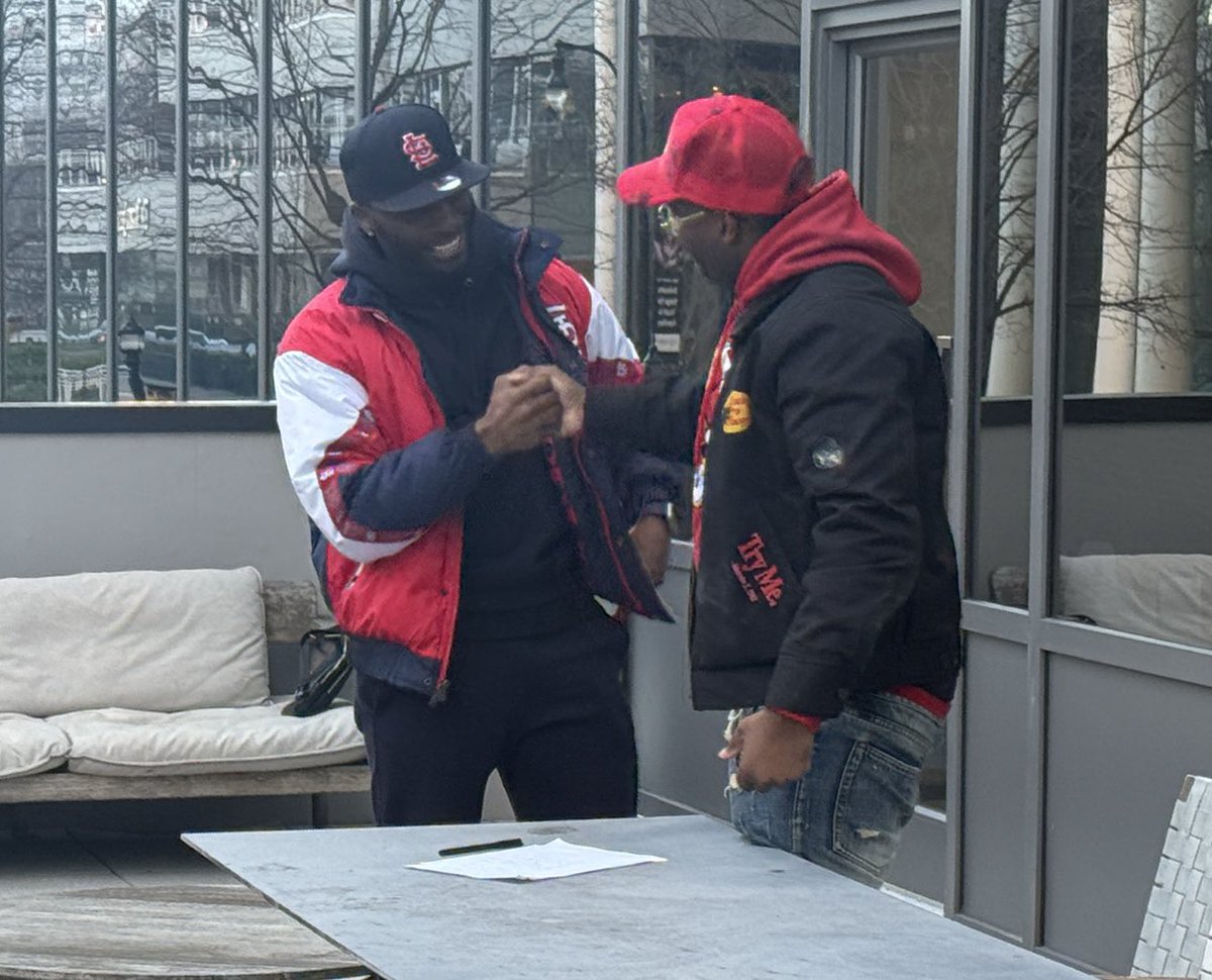 When you both know the writers 😂 <a href="/HitmanHolla/">#BallGame✌</a>