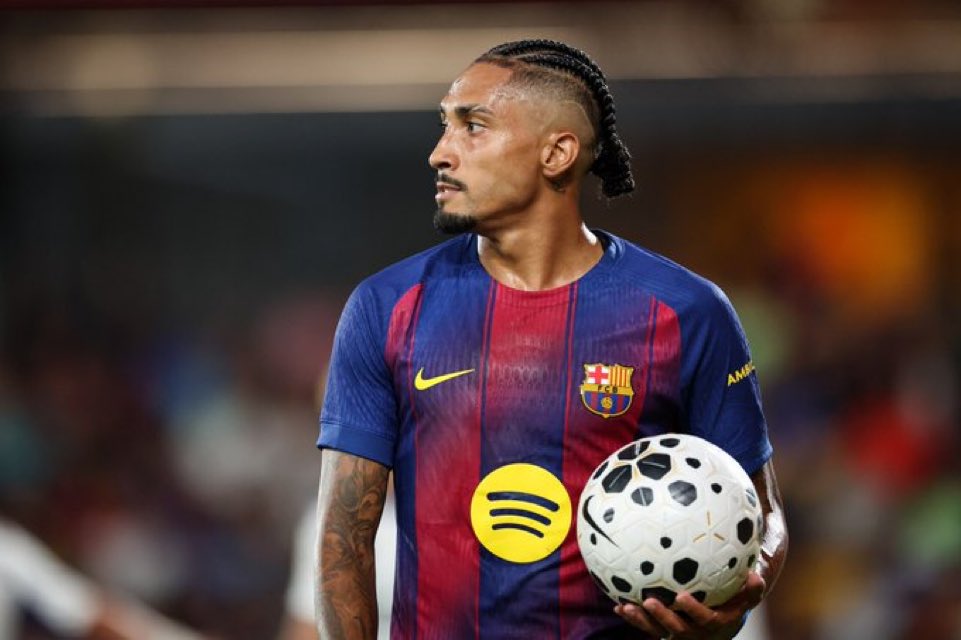 برشلونة عبارة عن خوان غارسيا، بيدري، رافينيا..

اما مدرب الفريق الالماني صاحب التكتيك الواحد عاجز عن ايجاد الحلول..