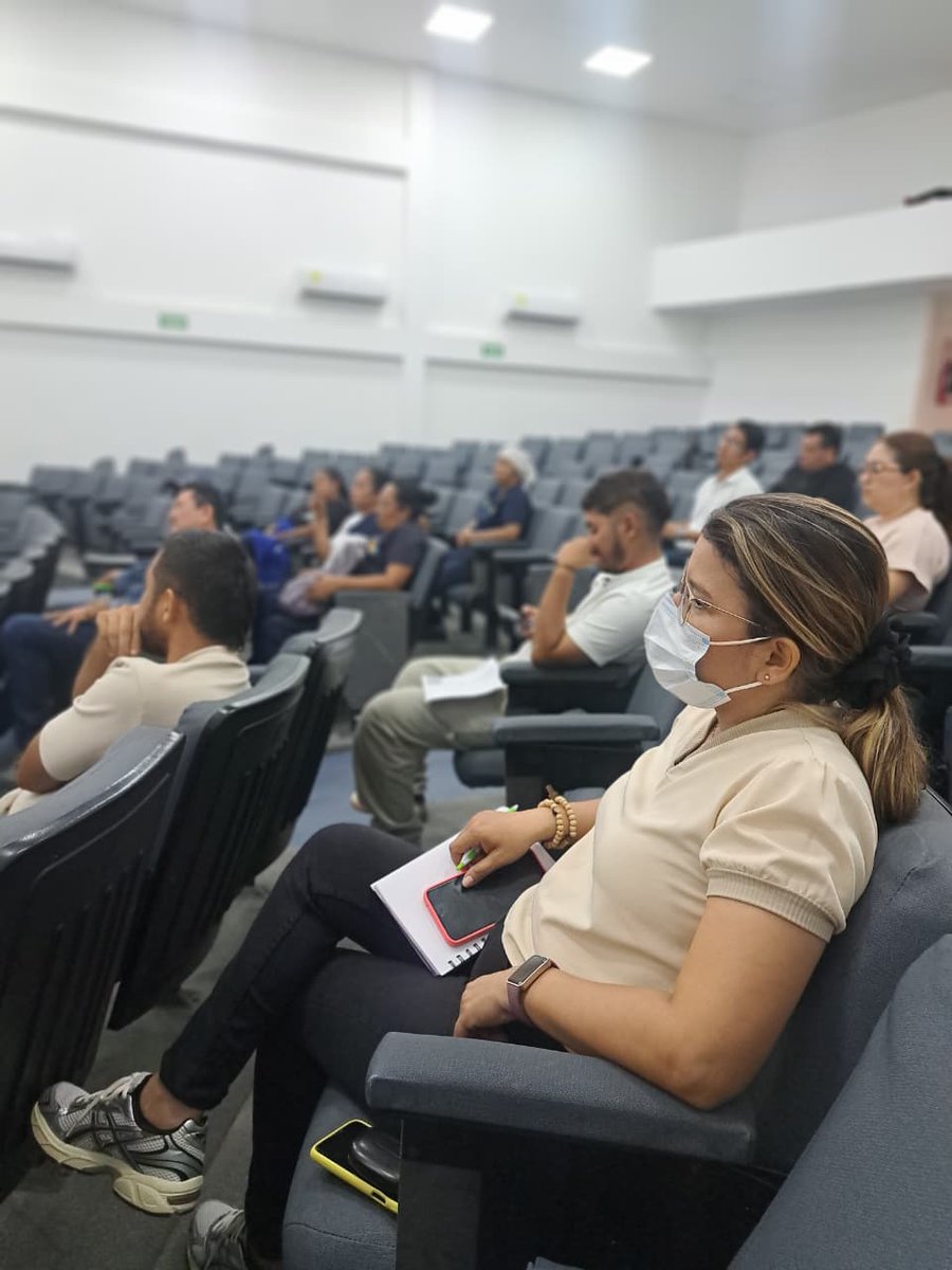 A esta hora en la E.S.E. se realiza un simulacro de escritorio dirigido a los brigadistas, con el propósito de fortalecer la capacidad de respuesta ante situaciones de emergencia, evaluar protocolos institucionales y reforzar la cultura de prevención y seguridad.