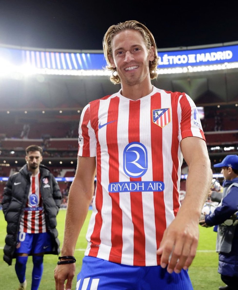 Lo de este tío no tiene ningún sentido, le pongas donde le pongas te responde con nota. Don Marcos Llorente siempre en mi equipo