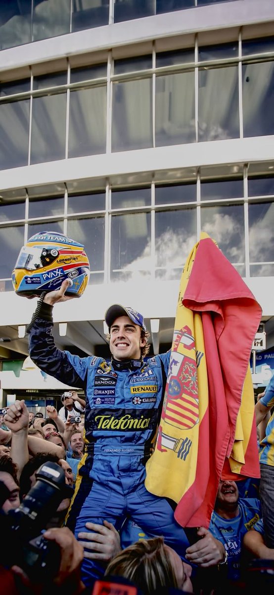 No me bajo del barco de este tarado ni por 1000 pesetas australianas.

Si somos unas cascarria que no llegamos al 107%, me quedo.
Si peleamos por entrar a Q3, me quedo.
Si es el último año, disfrutemos.