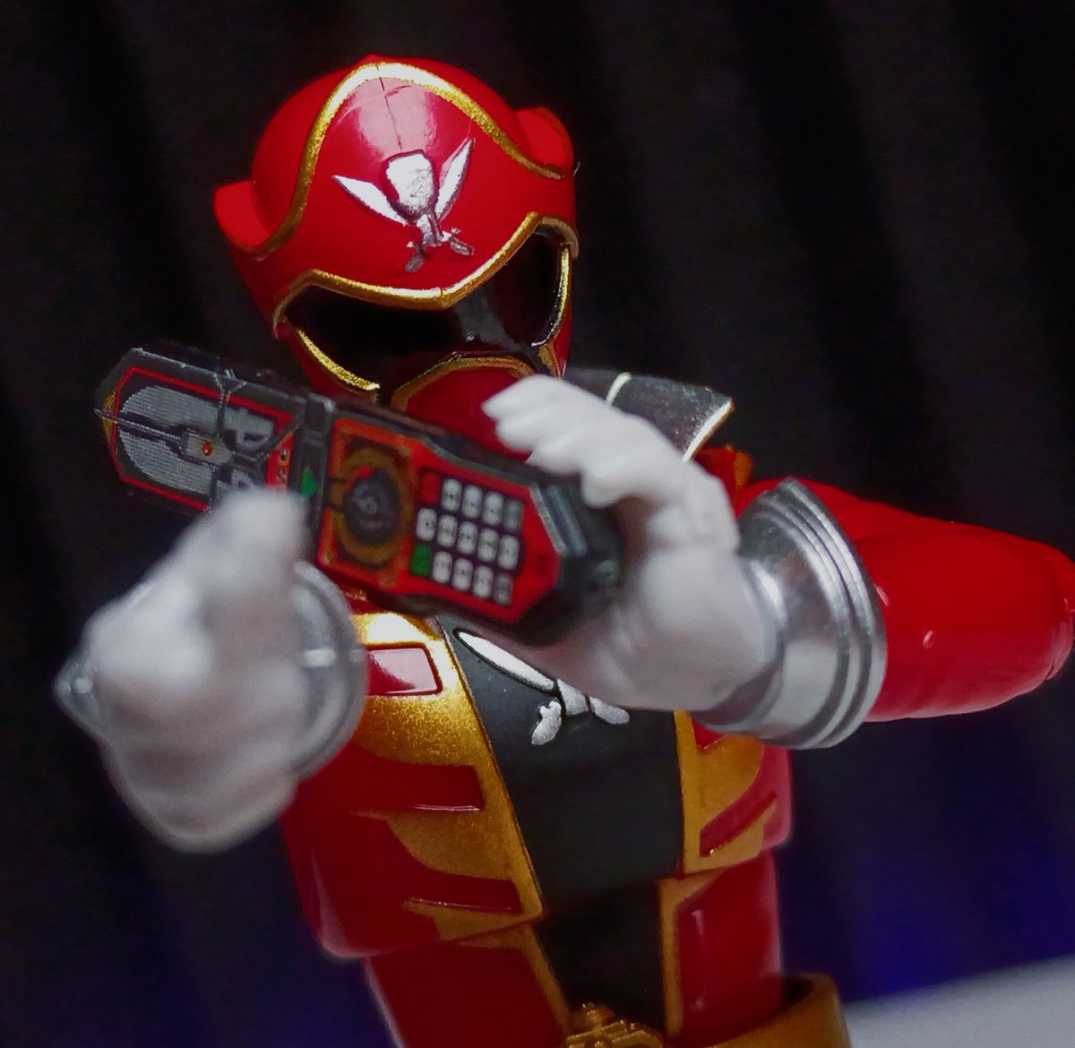 Agntd17's tweet photo. GOKAI CHANGE 

Absolutely thrilled with these sets and I'm glad to have a figure of the gokai cross form #SuperSentai https://t.co/0f6cpTOiMf