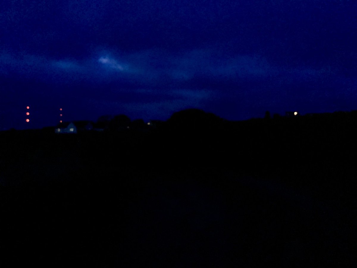 Night night, folks😴
Have a restful night’s sleep with peaceful dreams💤😇💤
Pics taken at 17:50, 45 minutes after sunset…
south, west, north..