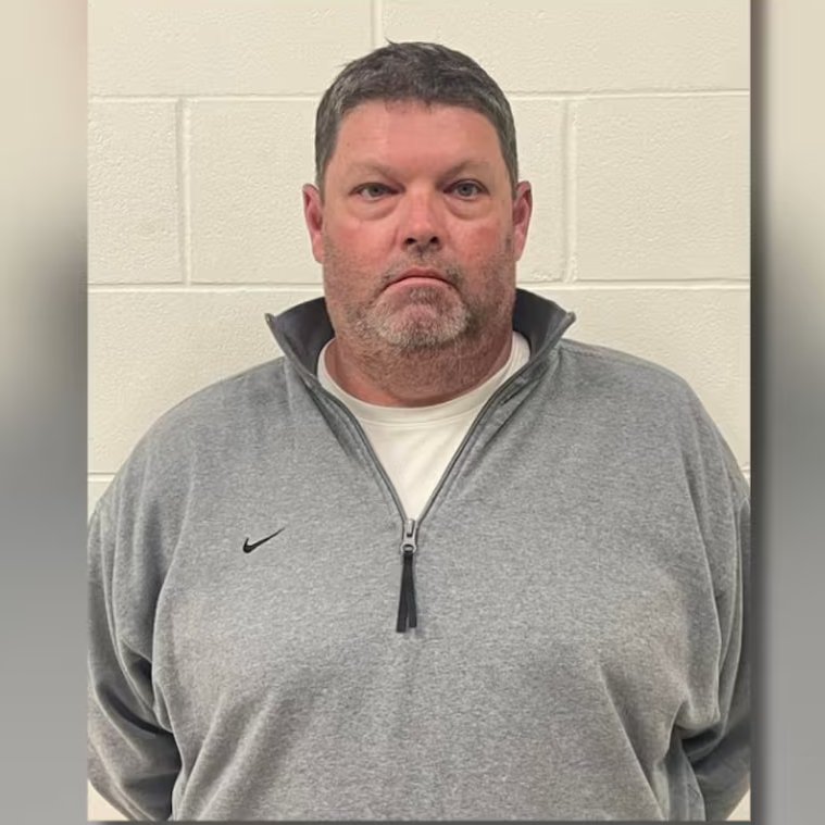 GAFollowers's tweet image. A former Georgia school teacher and coach has been sentenced to 50 years in prison after pleading guilty to felony improper sexual contact with a student. 

Charles Beale will serve 20 years behind bars followed by 30 years on probation and must register as a sex offender.