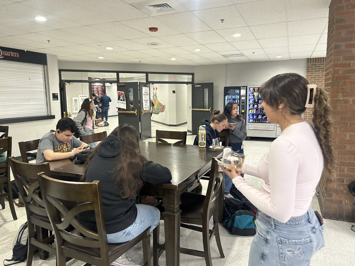 Hanks High School Library tweet media