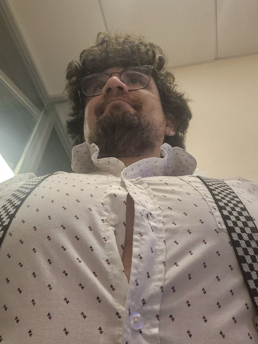 no me había dado cuenta y estaba trabajando en la oficina con la camisa abierta y francamente.
---Kakegurui masho--