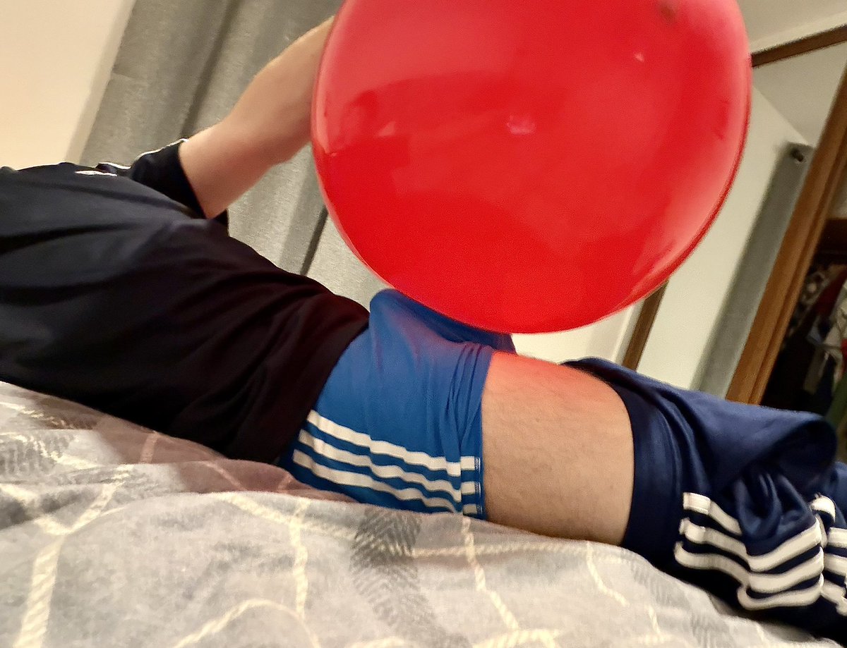 Adidas Looner tweet media