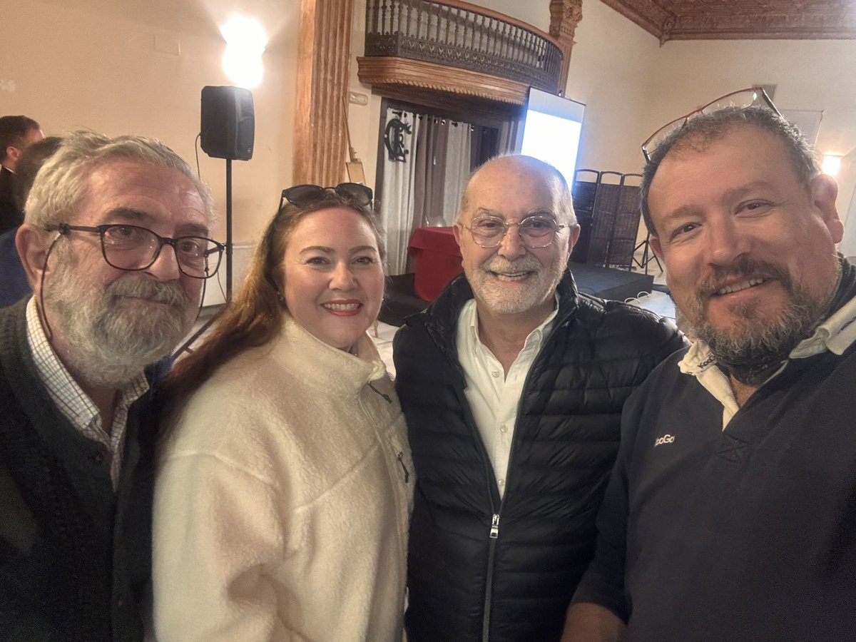 📍 Elda (Alicante) – Esta tarde/noche, miembros de ORIGEN nos hemos desplazado hasta el Casino Eldense para acompañar a nuestro querido amigo Ramón García Alcaraz en su conferencia “Un paseo por la historia del paisaje”.

Y no ha sido solo una conferencia de arte. Ha sido una