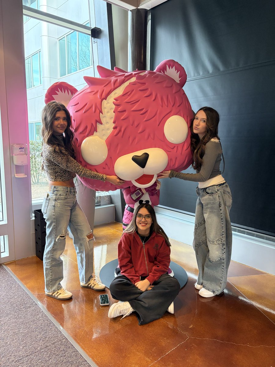 Guess where?! 👀👑