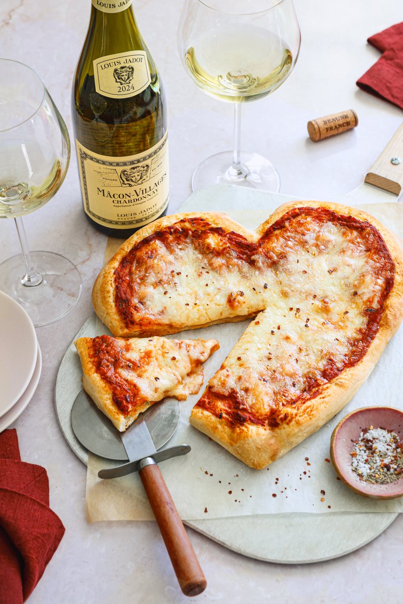 LoveJadot's tweet photo. Love at first slice.
#LoveJadot https://t.co/pXbh6kzXeA