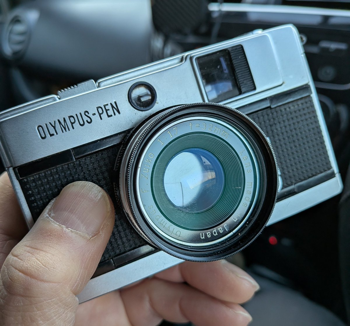 おはようございます。急に暖かくなって来ましたな。冷たく粘っていたシャッターも心地よく…春近しですね。。