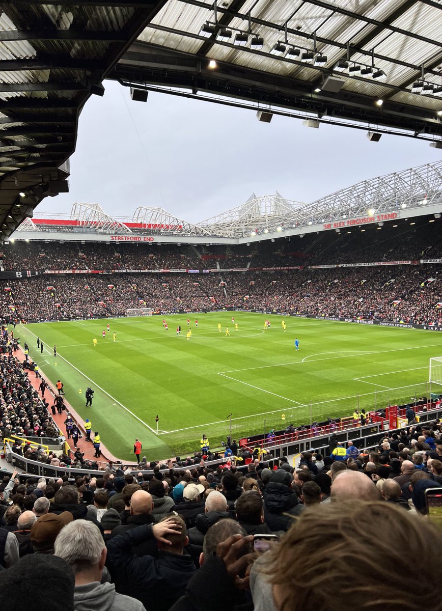 chloe🦋 tweet media