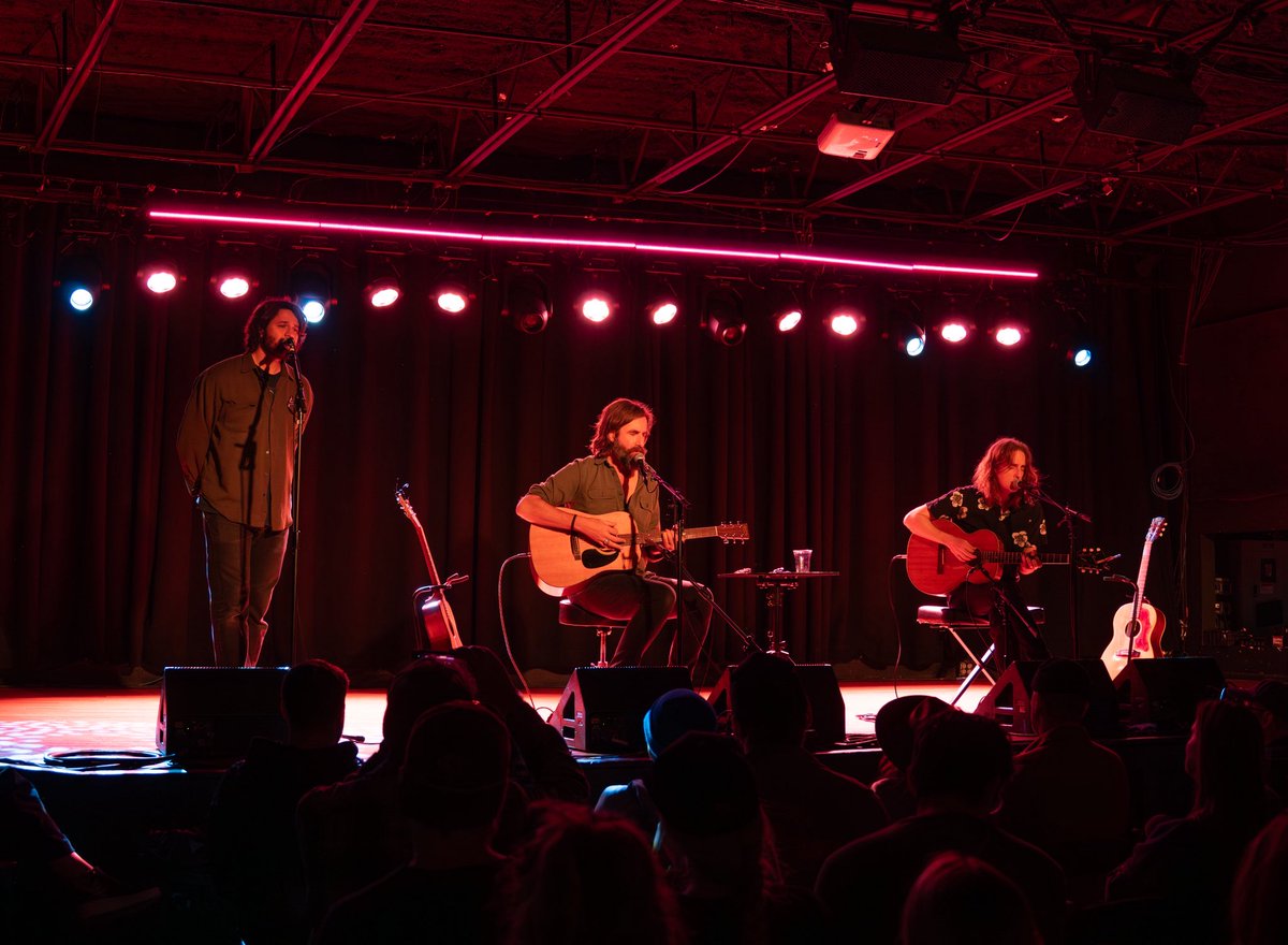carlbroemel's tweet photo. Kicked off our midwest and east coast leg of tour last night in Nashville! It was so fun seeing friends and family there! Over halfway through our duo run and looking forward to the rest of our stops along the way! Tonight we’re in Louisville at Whirling Tiger. https://t.co/ESViuutLnh