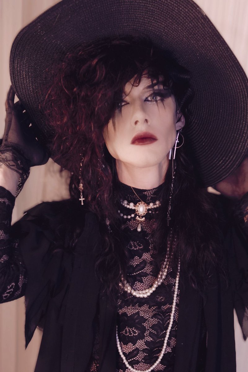 ヴィジュアル系やればね
これがこうですよ

#CanaryComplex
#ヴィジュアル系