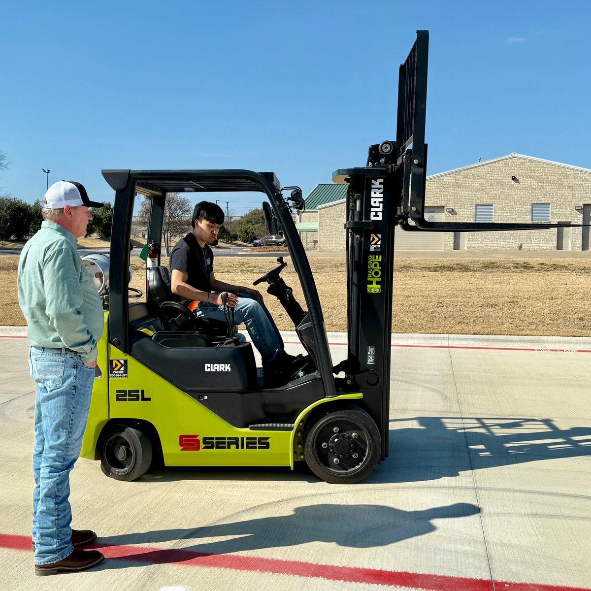tstcwaco's tweet image. Seniors from GWAMA earned their OSHA-standard forklift certifications on Thursday, Feb. 12, at The WorkSITE! Thanks to the @WacoChamber for sponsoring this training. 

Details: worksite.org

#TSTCproud ##forklift #WacoISD #workforcetraining