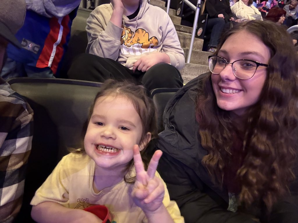 Tigerfan2480's tweet photo. #DISNEYONICE https://t.co/OBzR2wz1IH