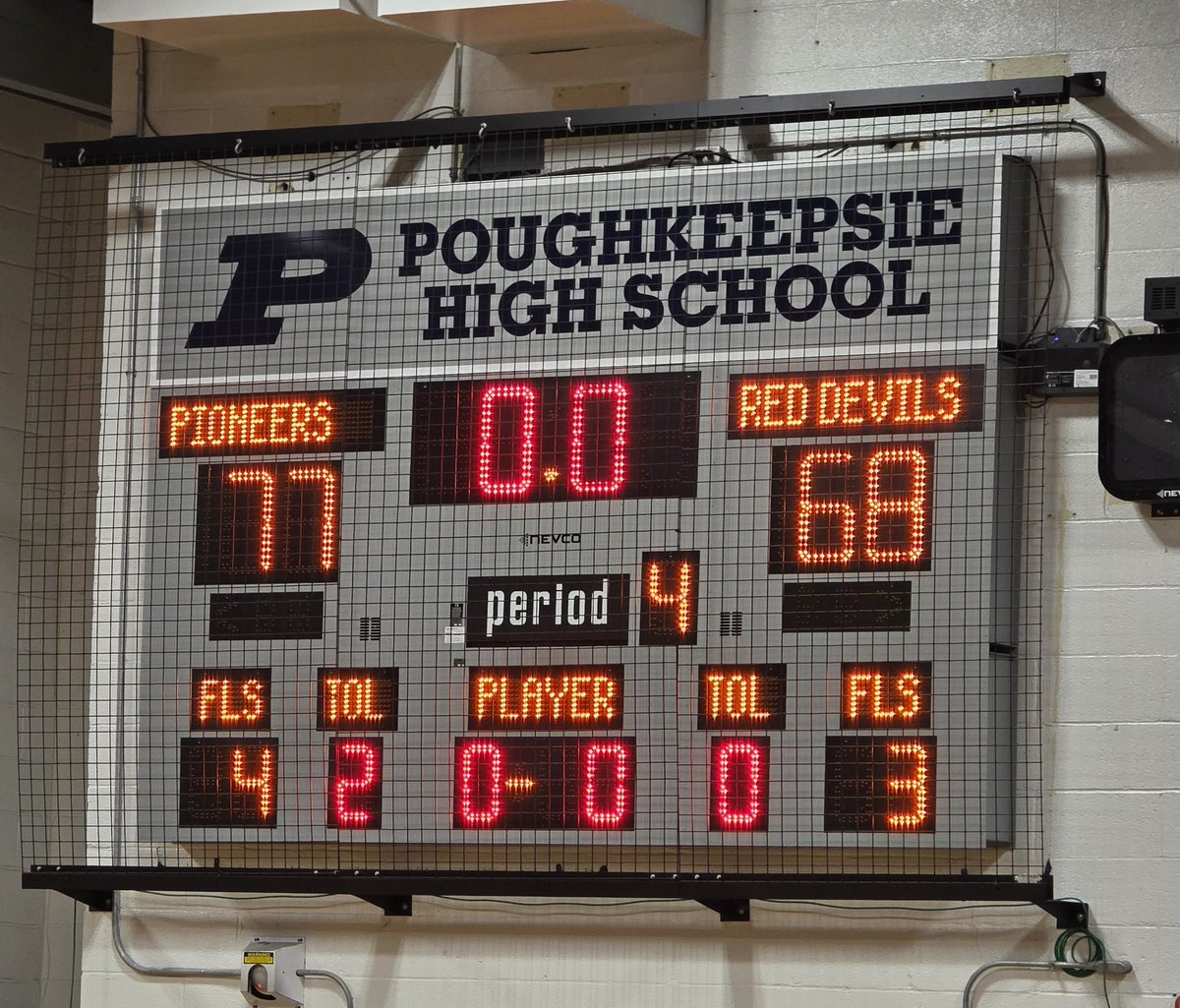 plez2k8's tweet photo. FINAL: Poughkeepsie 77, Peekskill 68 @KDJmedia1 @ddouglas7 @lohudhoopsmbd @PJSports @lohudsports https://t.co/DCgMEkuhaA