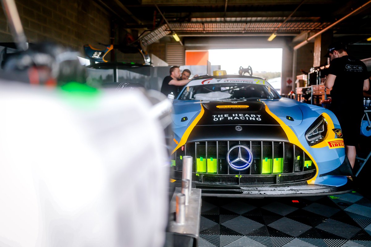 Heart_Of_Racing's tweet photo. Finished the first practice 8th in the Bronze class. Roman and Dudu both had a bit of seat time.🏁

Ian will be behind the wheel in the next session 

#Bathurst12Hour https://t.co/Gdt7Y69bJm