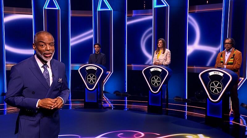 DrRichReddick's tweet photo. Tune in tonight! I’m on #TrivialPursuit on @TheCW - 8 pm CST… check your local listings! Season 2, Episode 4 “Hot Buttered Biscuits!” Loved my time with my hero @levarburton and I hope you enjoy the episode! Check out the pics from set… #GameShowLife https://t.co/4tubLA2xTi