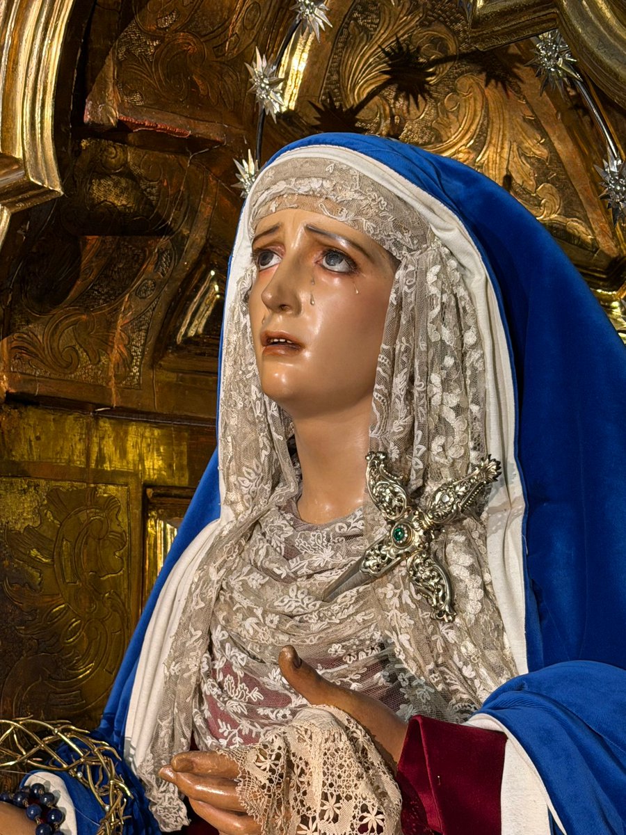 Alex27Sep's tweet image. Nuestro Padre Jesús Nazareno, Regidor Perpetuo de Cádiz, y su bendita Madre, la Virgen de los Dolores, vestidos para la Cuaresma.
