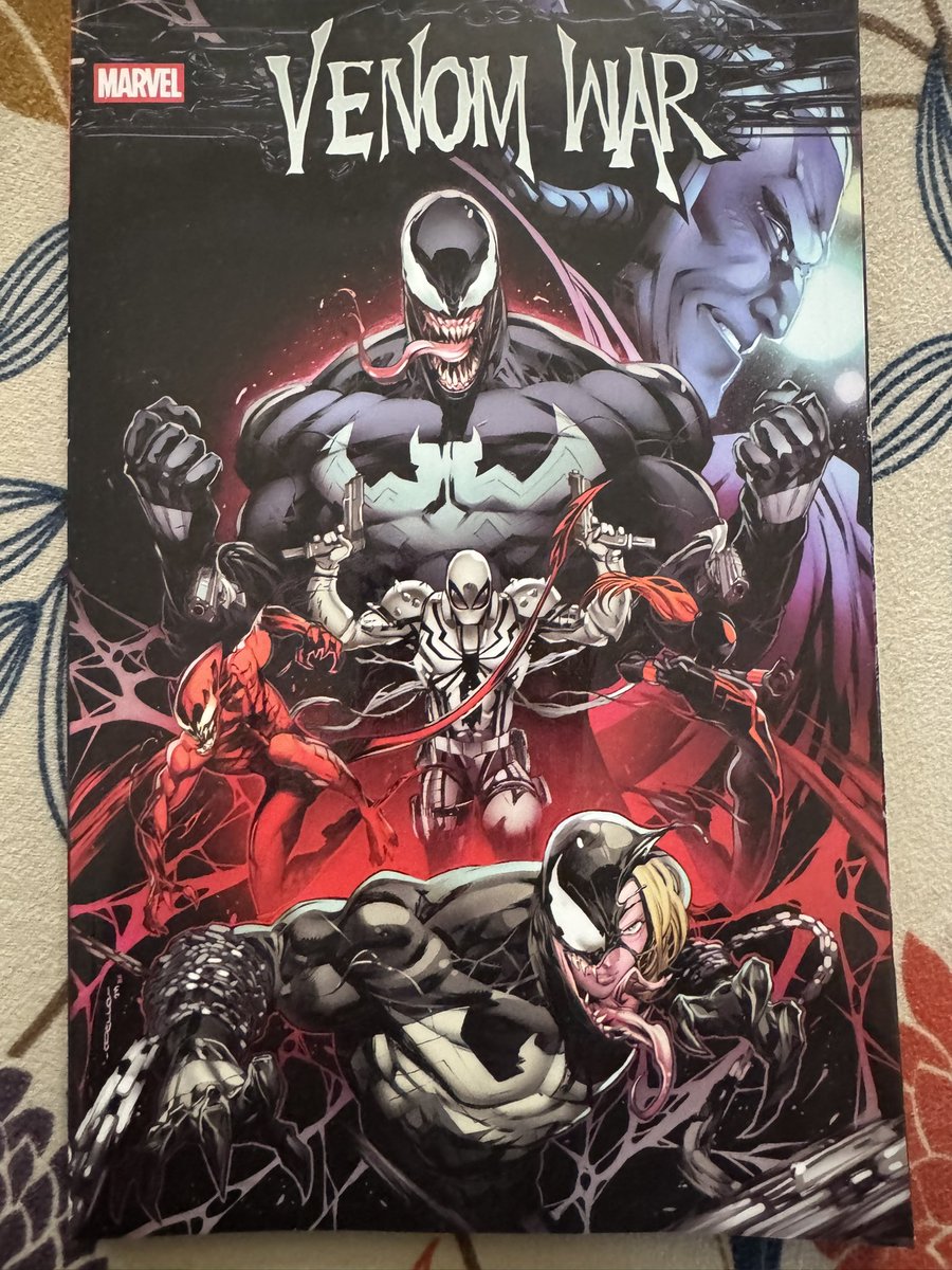 Supernerd80dad's tweet photo. I brought two new comic books for myself and Abby #vemonwar #justiceleague #sonicthehedgehog https://t.co/W5QD0TXmNn