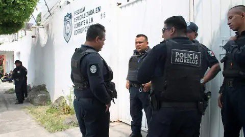 FISCALÍA  ANTICORRUPCIÓN LE QUITA GUARURAS A JUAN SALAZAR NUÑEZ

La Fiscalía  Anticorrupción,le retiró el dispositivo de seguridad y el parque vehicular a Juan Salazar Núñez, quien disponía de ellos desde que dejó de ser titular de la Fiscalía Anticorrupción.