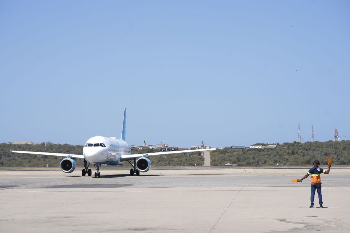 125 historias, 125 nuevos comienzos. Desde el niño que pisa su tierra por primera vez hasta el adulto que regresa después de años. Hoy celebramos amor en estado puro. ¡Bienvenidos! #PatriaQueAbraza #Retorno 🇻🇪✨
#LosQueremosDeVuelta
#BringThemBack