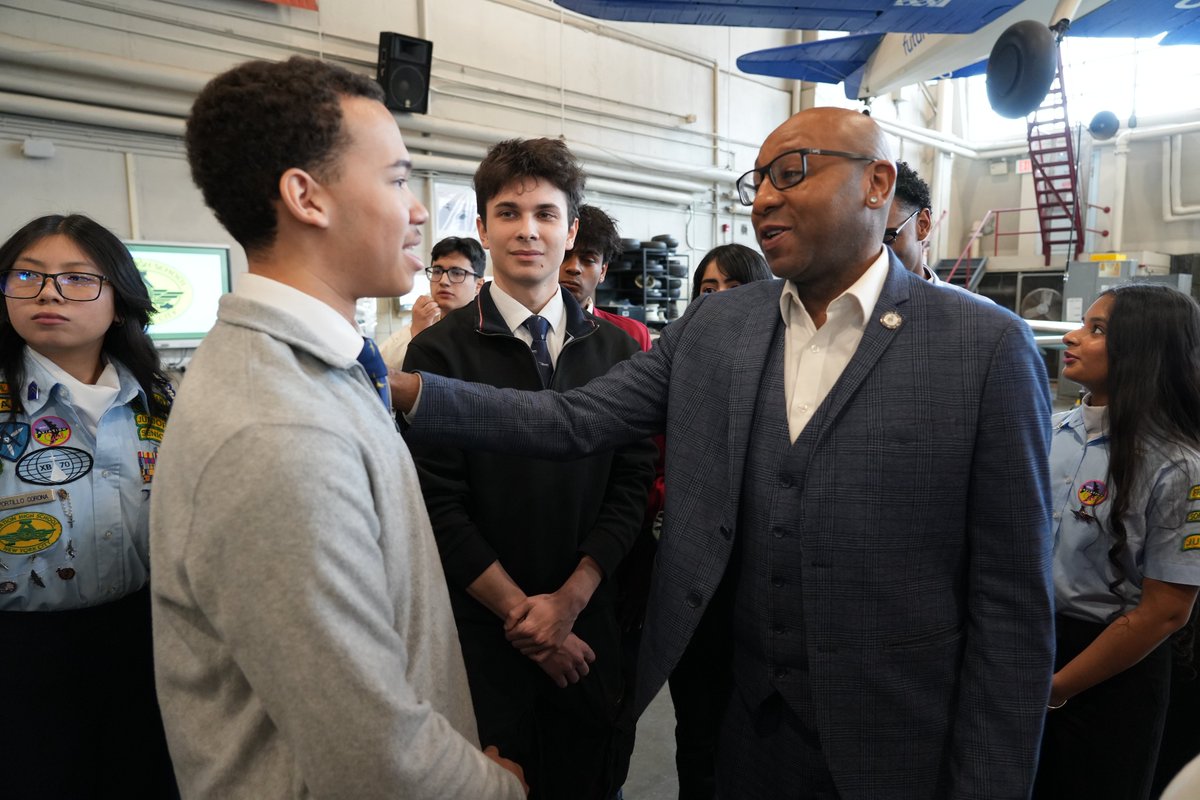 Queens Borough President Donovan Richards tweet media