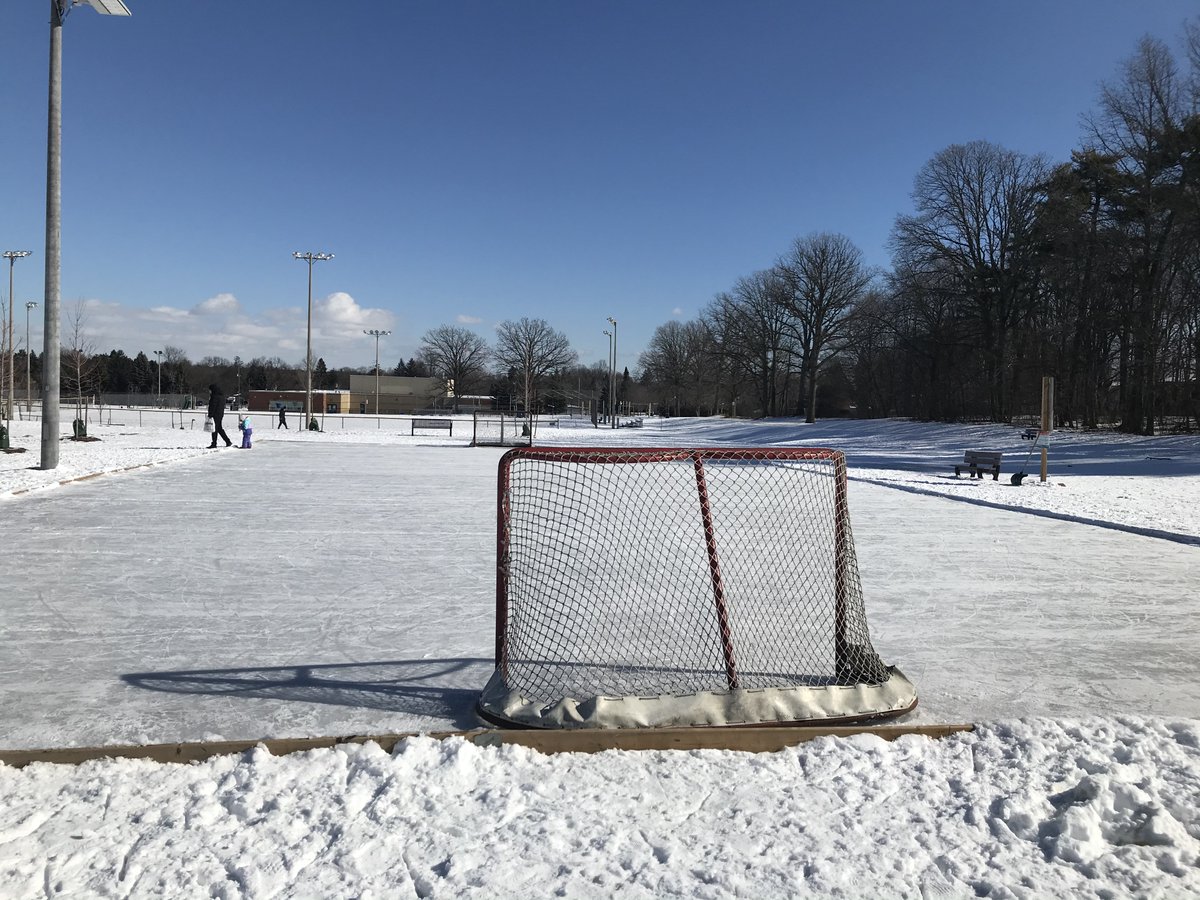 It’s been a perfect winter for the Grandview Area Residents Association to host its Annual Family Skate in Grandview Park, 135 Doncaster Avenue, February 16 from 1:00 to 3:00 p.m.  Refreshments available; helmets recommended; shinny after 3:00 p.m.  We hope to see you there!