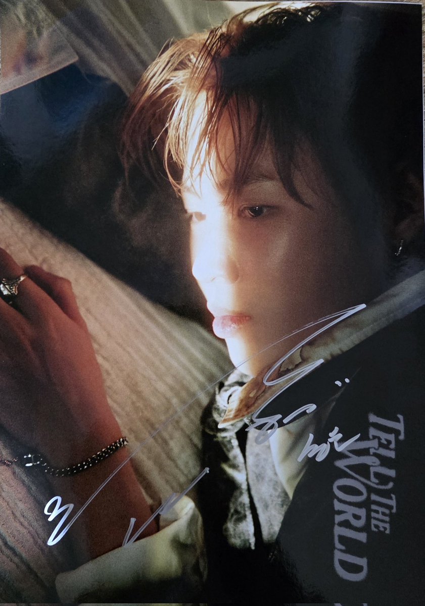 멜론 댓글 이벤트 사인이미지

사인이미지래서 뭔지 궁금했어요.
(A4 사이즈 포스터 너낌)
당첨 안내 이후 2주가 더 지나 꿈이었나 걱정했어요.
비록 폴라는 아니지만 저도 이벵 당첨이란걸 이뤘어요.
(올해 운은 다 한 것 같아요.
앞으로도 착하게 살께요.)

♡하성운과 늘 함께♡
#하성운 #하늘