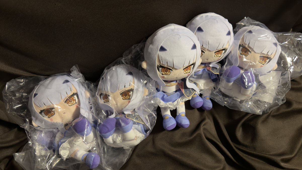 chocolateshop_i's tweet image. 僕だよ！
グッスマオンラインで買った僕だよ！（観賞用）
グッスマオンラインで買った僕だよ！（保存用）
グッスマで注文したのを忘れてAmazonでも注文した僕だよ！（観賞用）
グッスマで注文したのを忘れてAmazonでも注文した僕だよ！（保存用）
ノーツさんから献品で送られてきた僕だよ！