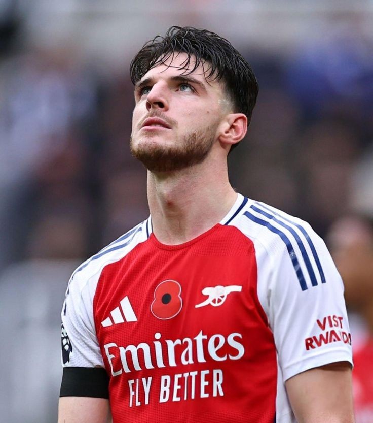 johnzone's tweet image. the defensive responsibilities on Declan Rice is limiting his attacking contributions
you could see how Rice matched Brentford physicality and was creating spaces upfront