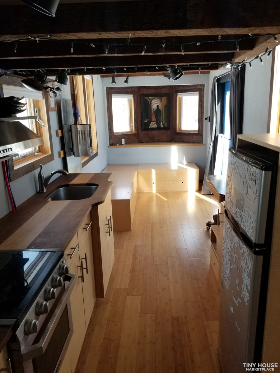 TinyHouseTalk's tweet image. When an architect designs a tiny house: 275 sq ft of pure brilliance. Custom built-ins, transforming spaces, and not an inch wasted. #tinyhouse #architecture
tinyhousetalk.com/architect-desi…